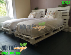 Giường pallet gỗ GN29 với thiết kế bánh xe đẹp tiện dụng, giá rẻ