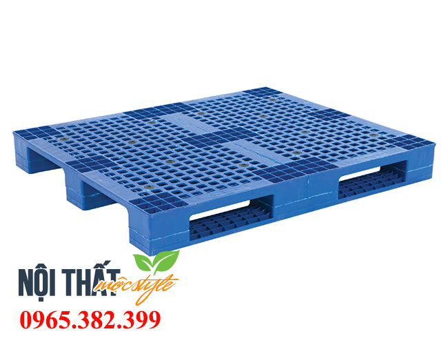 Pallet nhựa có độ bền cao, chịu lực khá tốt, tuy nhiên giá thành tương đối đắt đỏ-noithatmocstyle.vn