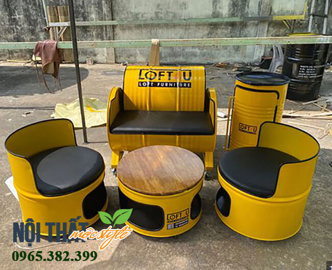 Từ những chiếc thùng phi thô kệch được Mộc Style biến tấu thành bộ bàn ghế đầy cá tính Từ những chiếc thùng phi thô kệch được Mộc Style biến tấu thành bộ bàn ghế đầy cá tính