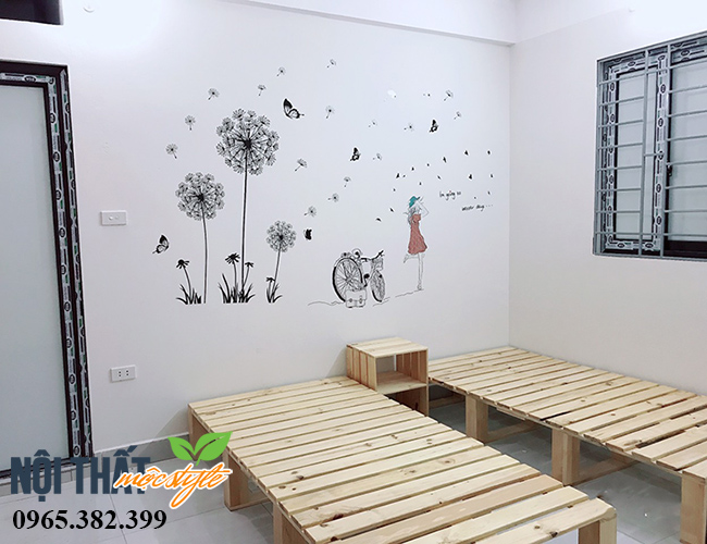Giường Pallet gỗ thông mộc thiết kế chắc khỏe, gia công cẩn thận, an toàn với người sử dụng Giường Pallet gỗ thông mộc thiết kế chắc khỏe, gia công cẩn thận, an toàn với người sử dụng