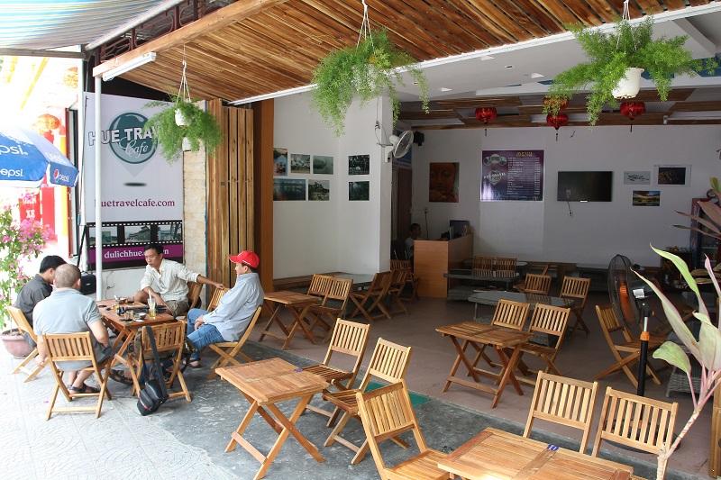 Quán cafe cóc giản dị, gần gũi, phù hợp với mọi lứa tuổi, không phân biệt sang hèn. Quán cafe cóc giản dị, gần gũi, phù hợp với mọi lứa tuổi, không phân biệt sang hèn.