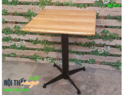 Bàn cafe vuông chân sắt mặt gỗ BCF10 giá rẻ chỉ 600.000 đồng tại nhà Mộc