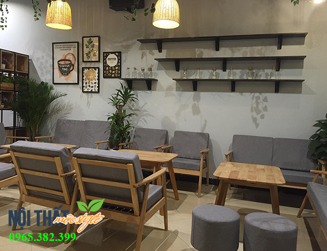 Trang trí quán cafe đẹp với những bộ sofa xinh xắn cùng giá kệ đơn giản Trang trí quán cafe đẹp với những bộ sofa xinh xắn cùng giá kệ đơn giản