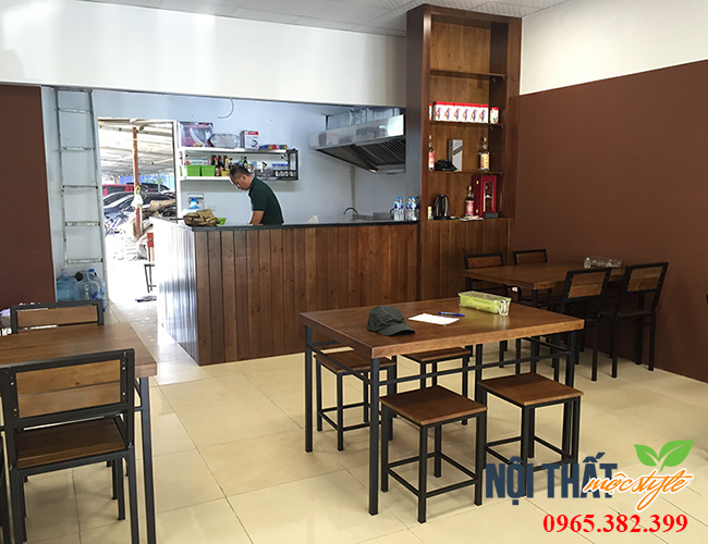 Bàn ghế chân sắt mặt gỗ cho quán ăn bít tết giá rẻ, đẹp mộc mạc-Nội thất Mộc Style Bàn ghế chân sắt mặt gỗ cho quán ăn bít tết giá rẻ, đẹp mộc mạc-Nội thất Mộc Style