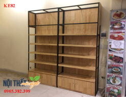 Với mẫu Kệ để đồ KE82 bạn vừa có thể trang trí, vừa sắp xếp không gian hợp lý, khoa học