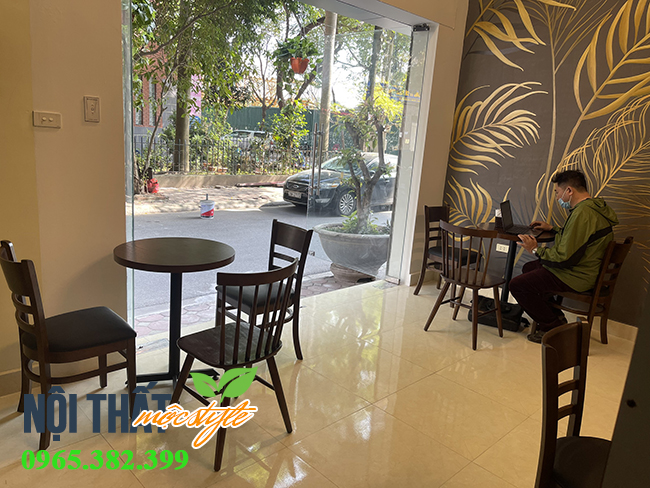 Trọn bộ bàn tròn kết hợp với mẫu ghế cabin nhỏ gọn phù hợp với nội thất không gian quán. Trọn bộ bàn tròn kết hợp với mẫu ghế cabin nhỏ gọn phù hợp với nội thất không gian quán.