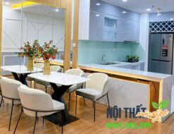 Bộ bàn ăn mặt đá trắng 4 ghế Minotti 2 lưng BA08 màu be sáng nhẹ nhàng