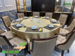 Sắp xếp trên bàn tiệc