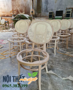 Từng phôi ghế Mộc được hoàn thiện cẩn thận