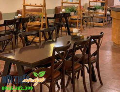 Bàn hình chữ nhật cho không gian nhà hàng mang phong cách tân cổ điển