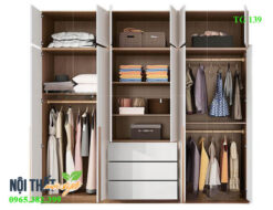 Không gian trong tủ quần áo