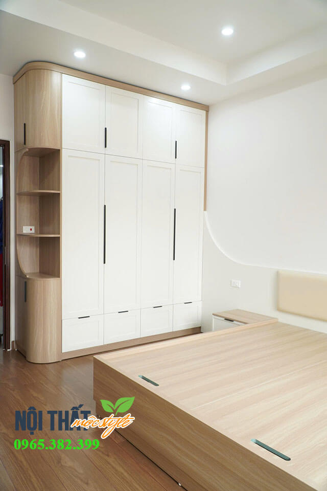Chi tiết tủ quần áo 4 cánh với kệ trang trí bo cong ấn tượng Chi tiết tủ quần áo 4 cánh với kệ trang trí bo cong ấn tượng