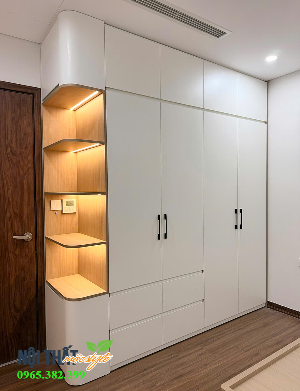 Tủ quần áo có khoang trang trí bên sườn nhấn led Tủ quần áo có khoang trang trí bên sườn nhấn led