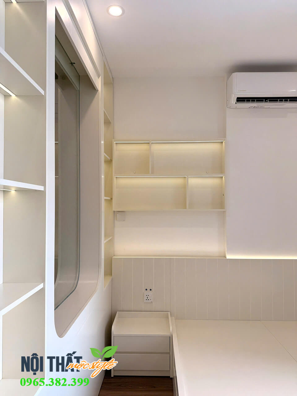 Hệ vách trang trí lồng kính và hệ giá sách đầu giường Hệ vách trang trí lồng kính và hệ giá sách đầu giường